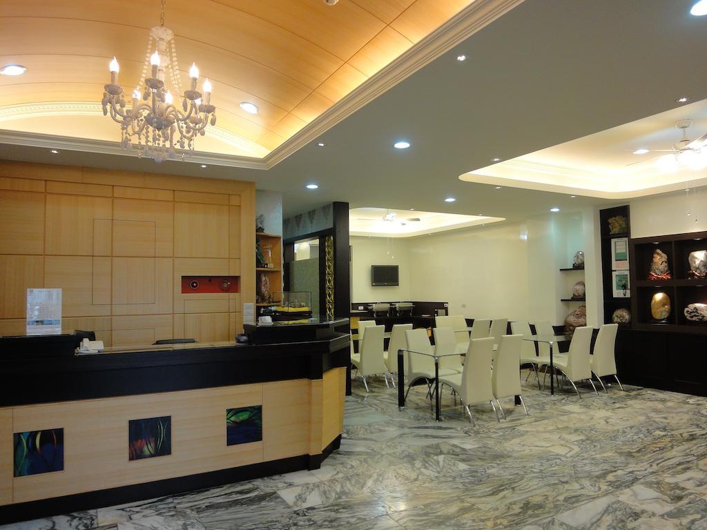 陶陶居商旅 Tautauchu Hotel Хуалянь Екстер'єр фото