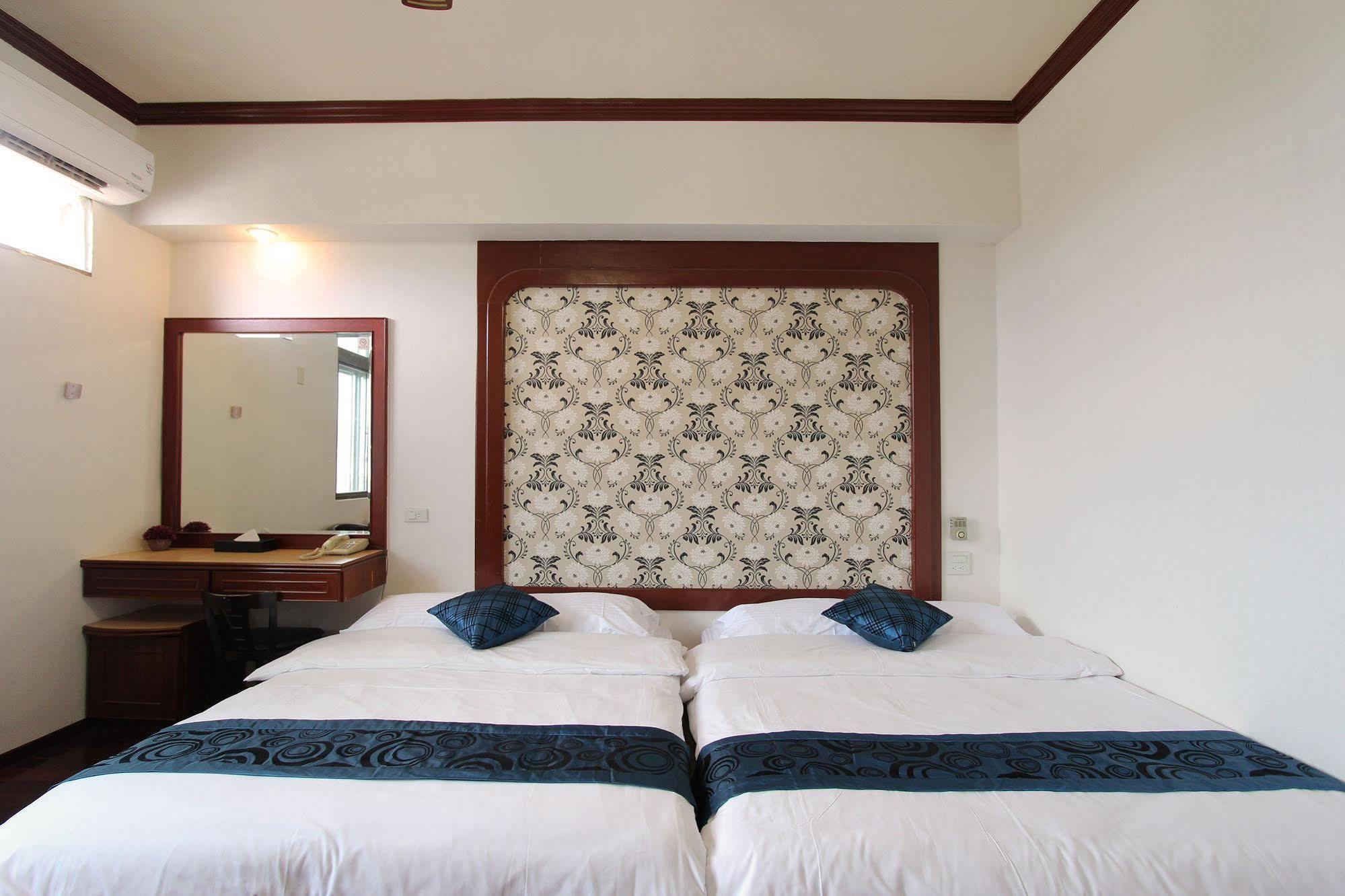 陶陶居商旅 Tautauchu Hotel Хуалянь Екстер'єр фото